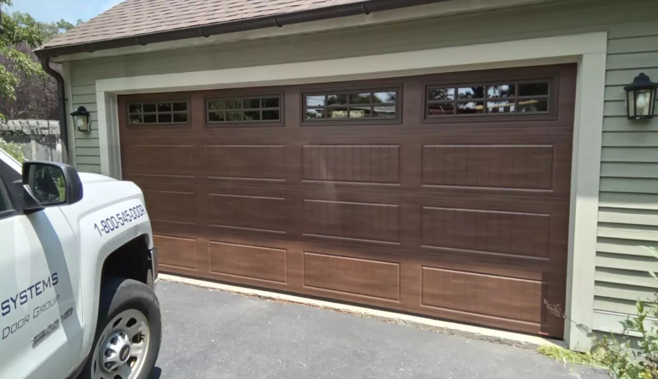 North Hatley LP garage door, Chocolate Walnut