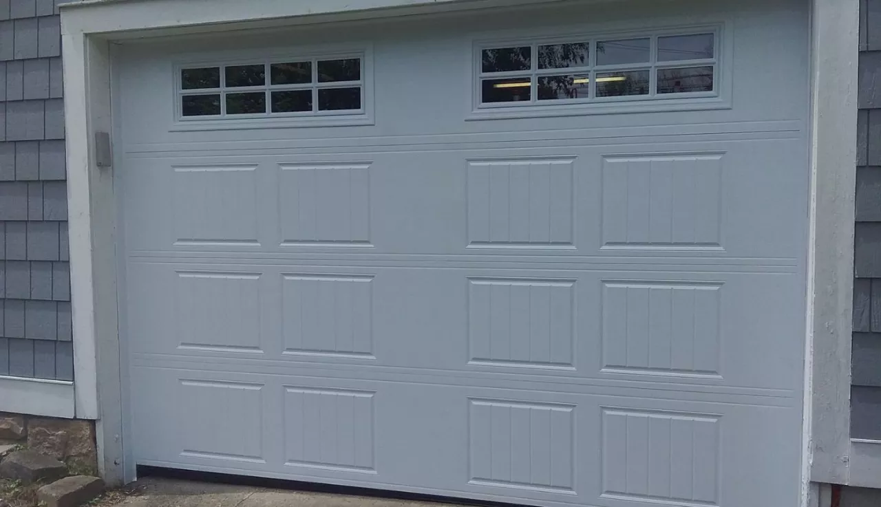 North Hatley SP garage door, Ice White